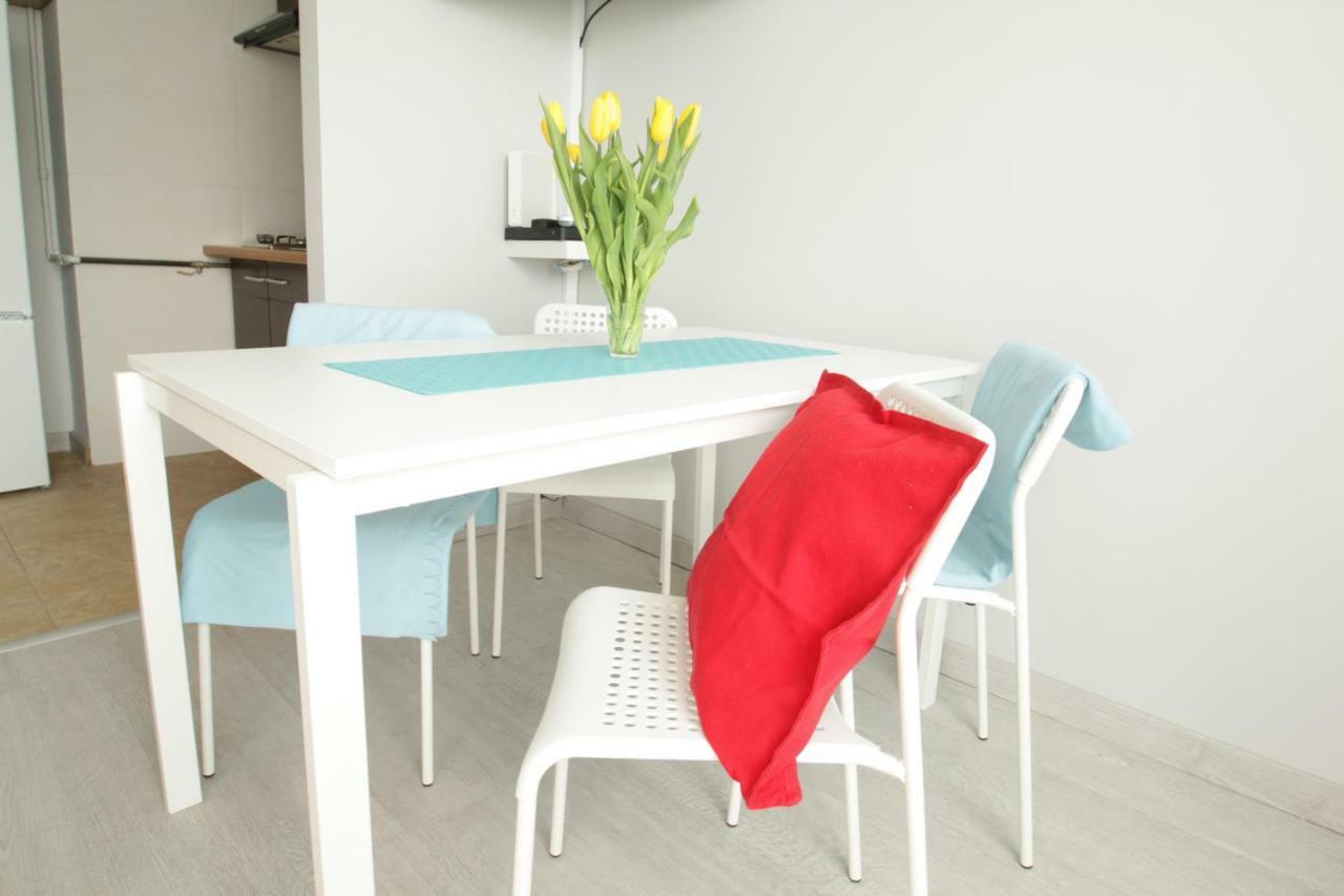 Happy Home Krochmalna Apartment Varşovia Exterior foto